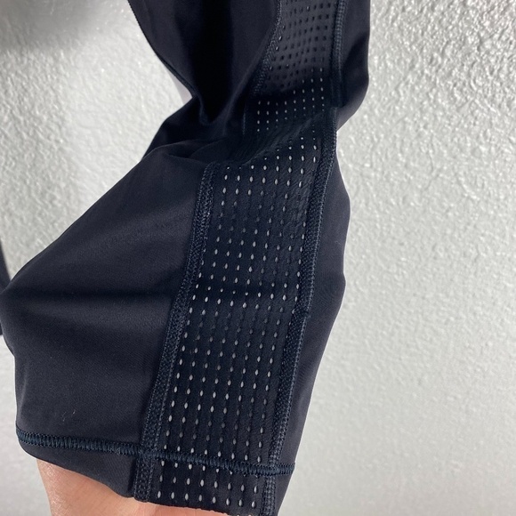 Athleta Hit It Mesh Black White Capri Leggings SZ S - Picture 2 of 8
